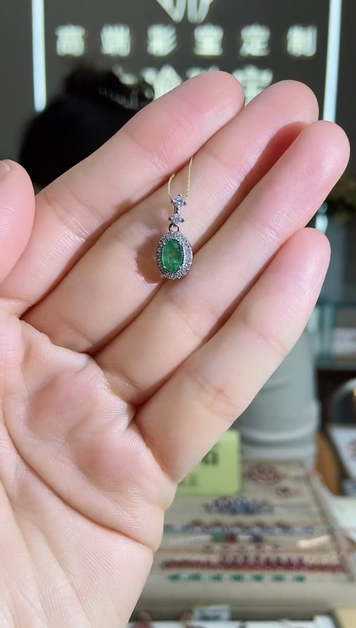 【闪购商品】祖母绿颈饰银S925镶嵌颈饰