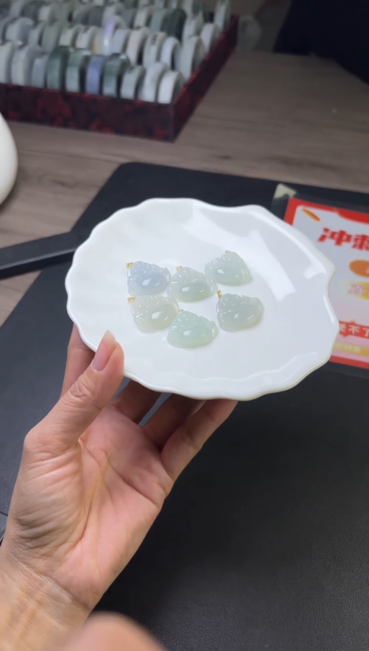 【闪购商品】翡翠挂件18K金镶嵌多样性发一件F619180