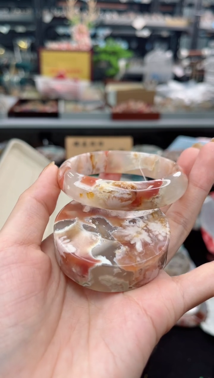 【闪购商品】石英质玉手镯未镶嵌54圈口（赠品镯心）S947524