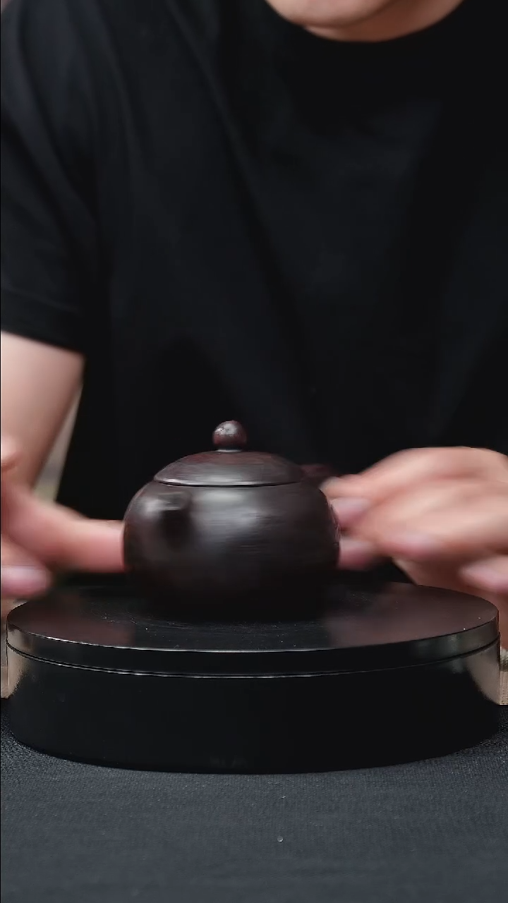 茶壶紫砂石黄刻绘西施