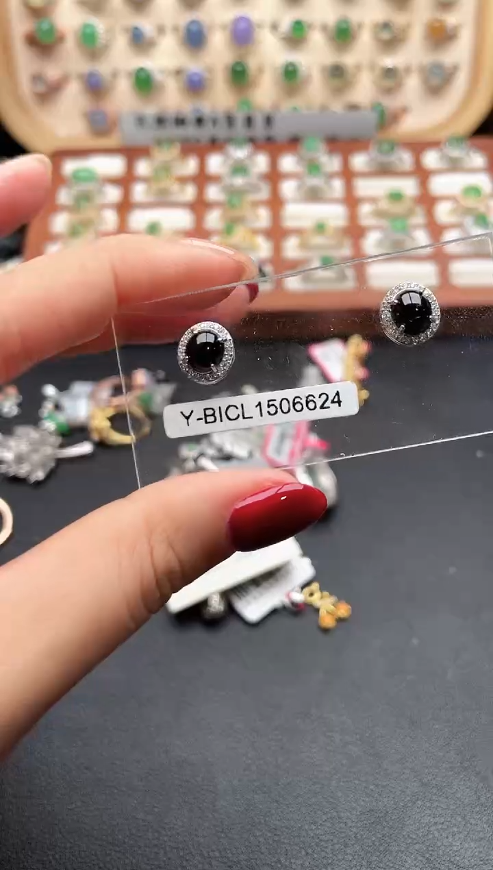 吊坠(不含链)未镶嵌翡翠一物一证一证