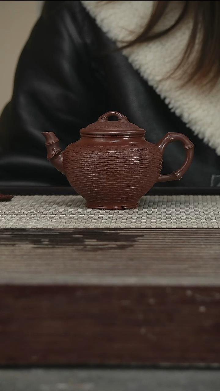 茶壶紫砂51号260CC