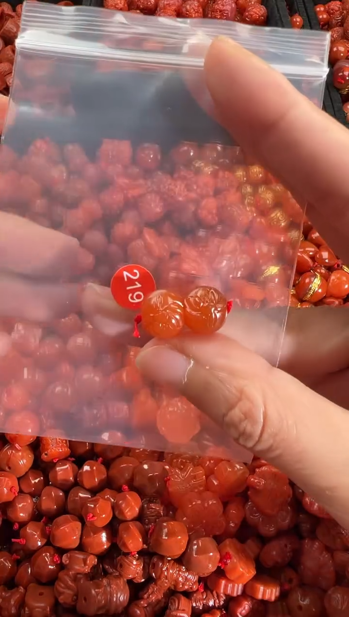 【闪购商品】南红玛瑙颈饰未镶嵌1