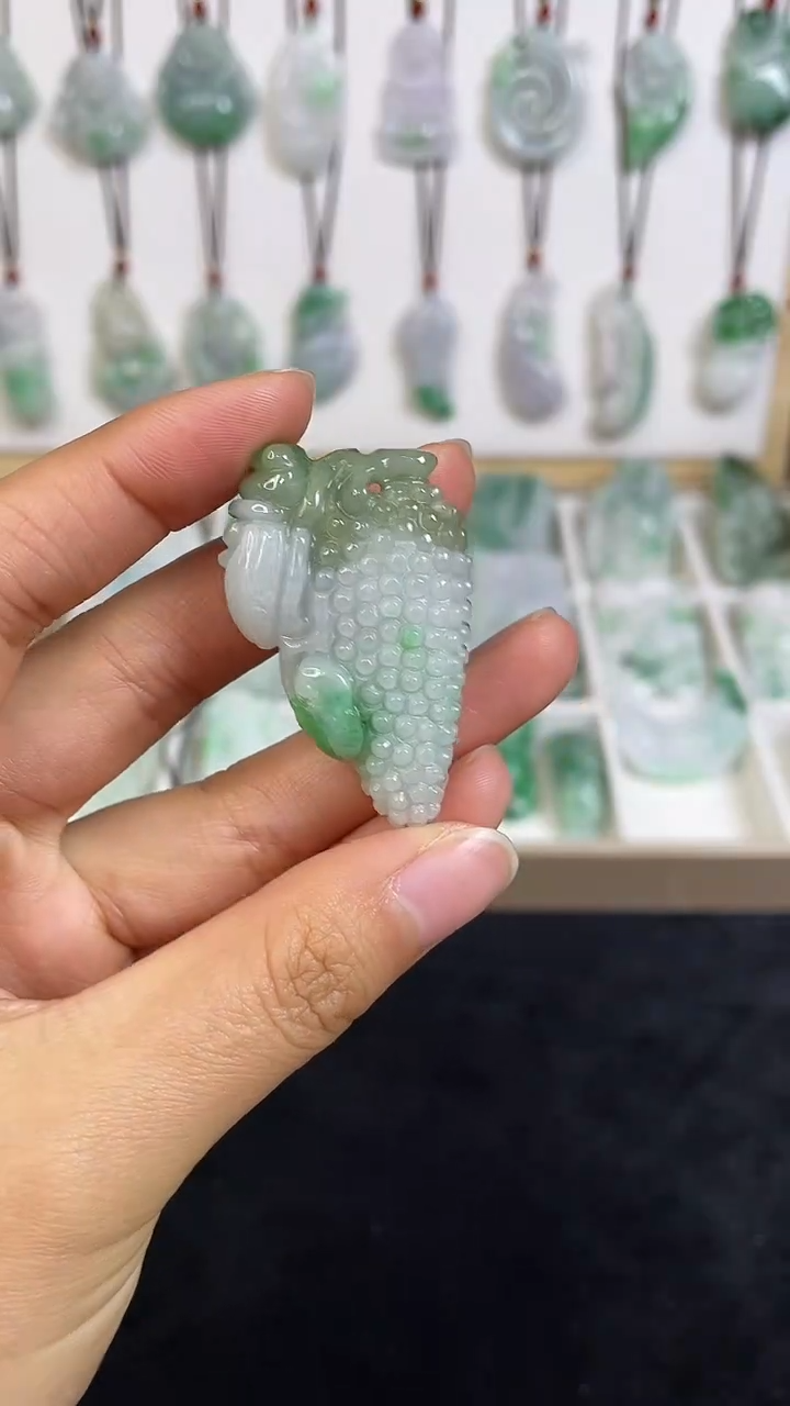 颈饰未镶嵌翡翠1