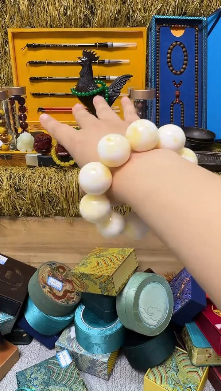 【闪购商品】蜜蜡颈饰未镶嵌艳艳专属链接