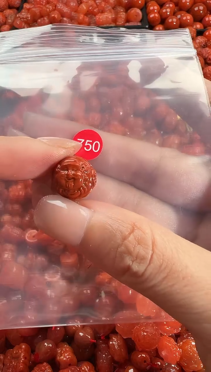 颈饰未镶嵌南红玛瑙1