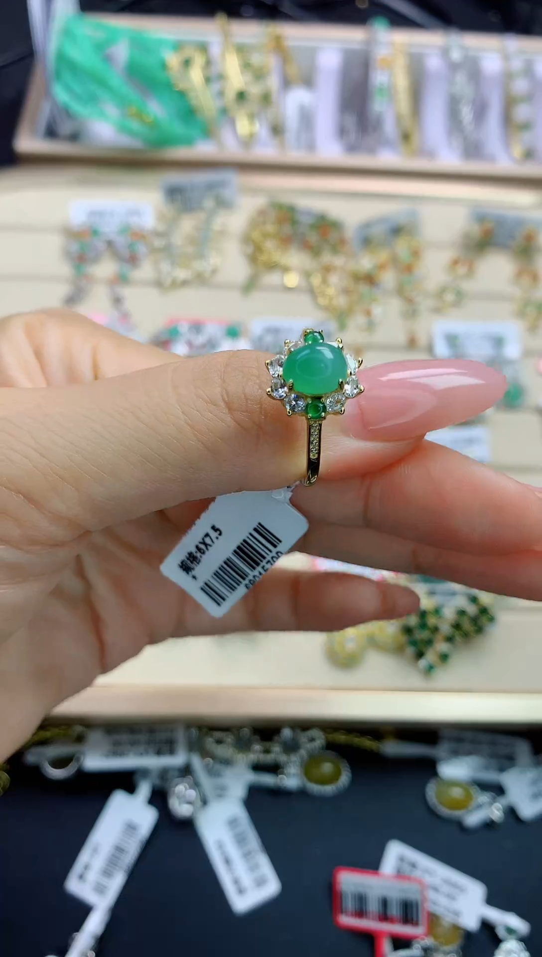 翡翠银S925镶嵌颈饰翡翠 银S925镶嵌 111