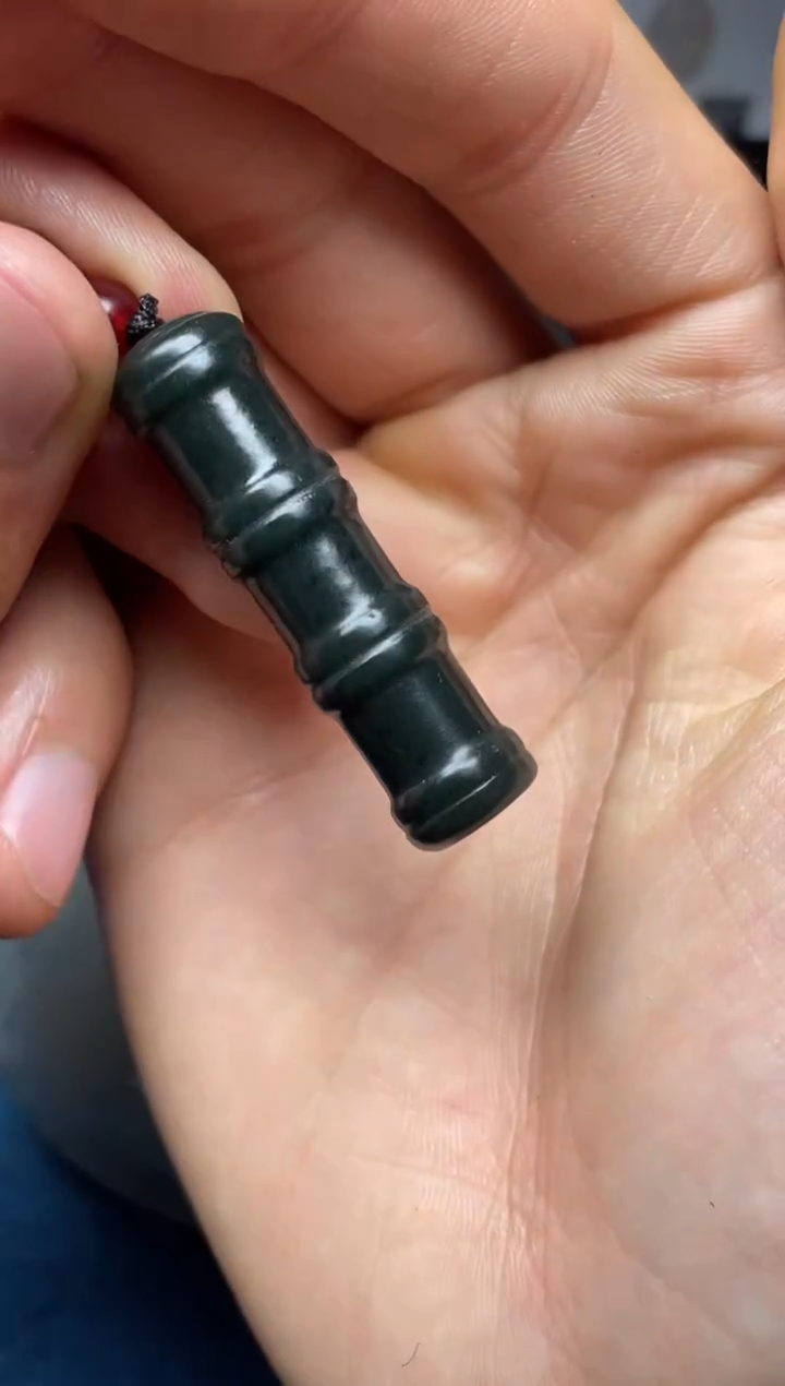 颈饰未镶嵌和田玉清**忧1