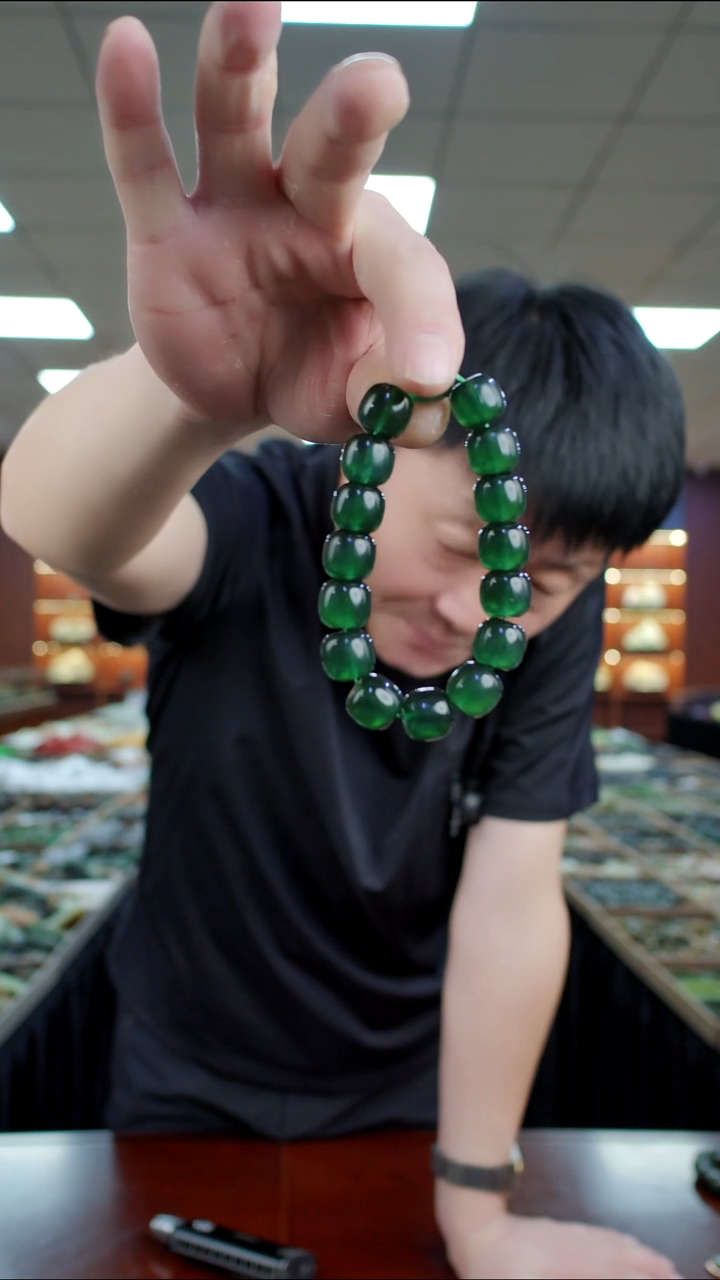 未镶嵌蛇纹石玉手串手串