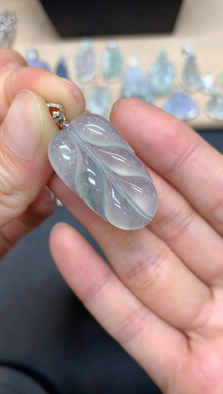 【闪购商品】翡翠吊坠(不含链)18K金镶嵌树叶【无服务费