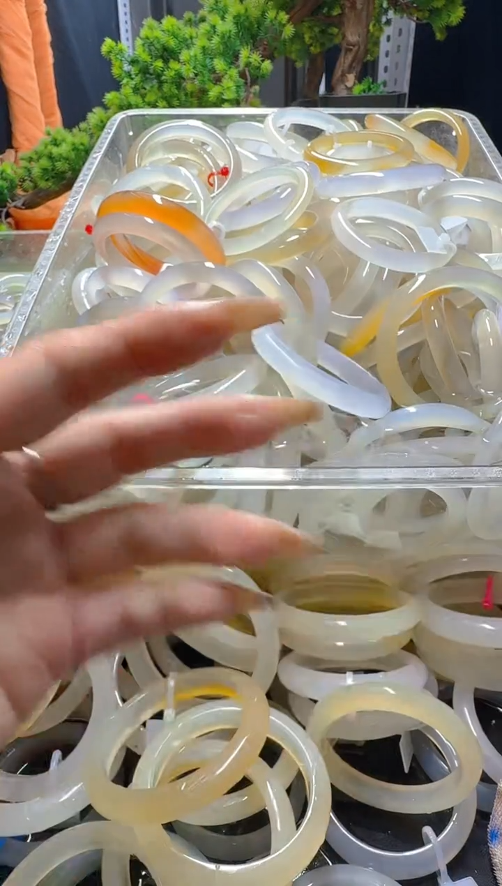 玛瑙/玉髓手镯未镶嵌227