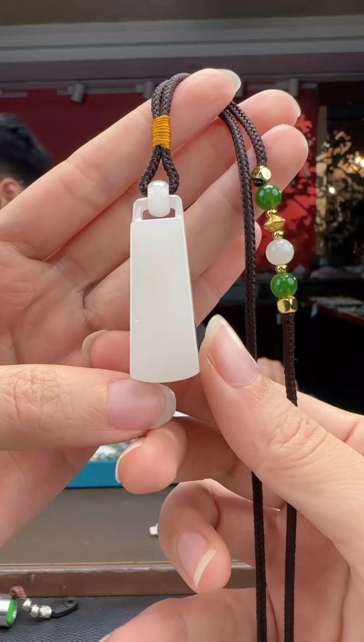 颈饰未镶嵌和田玉白玉秤砣