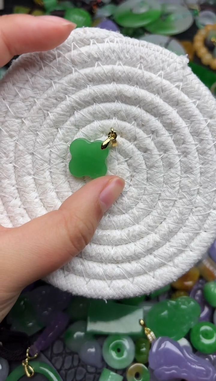 颈饰未镶嵌翡翠缅甸翡翠吊坠