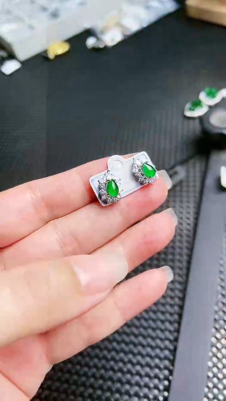 【闪购商品】翡翠耳饰未镶嵌1111111111