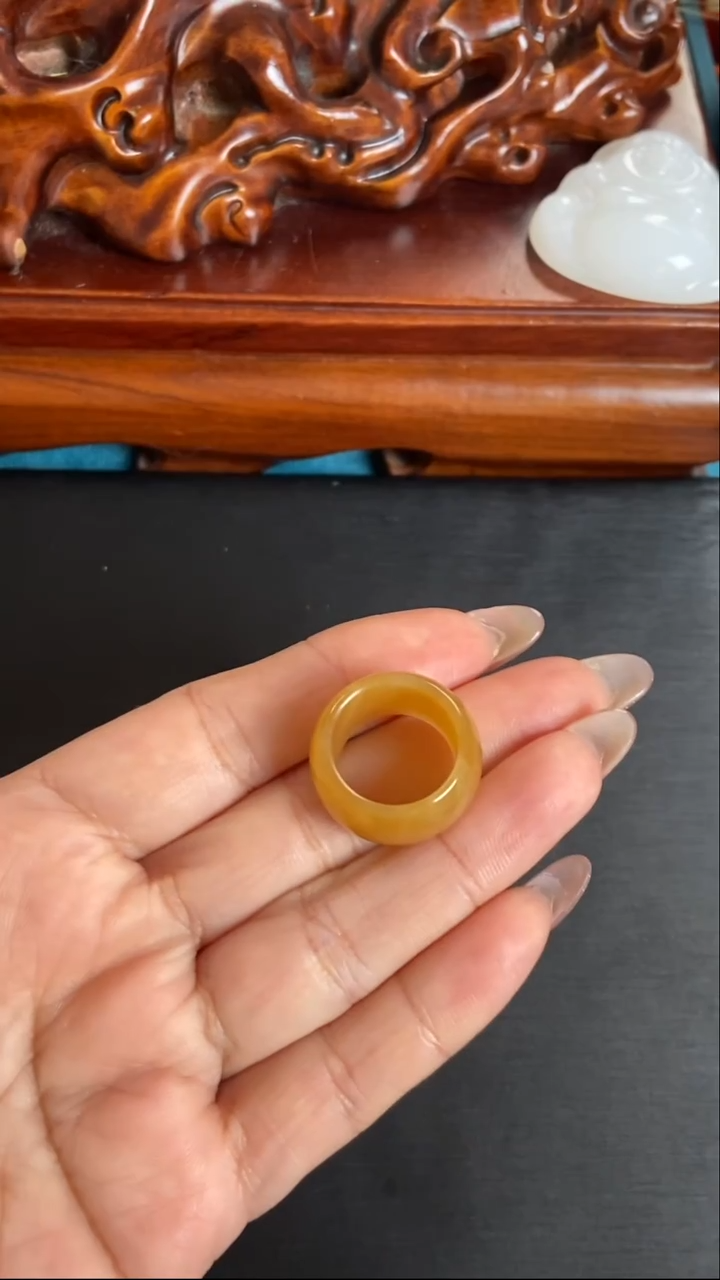 未镶嵌手链和田玉戒指