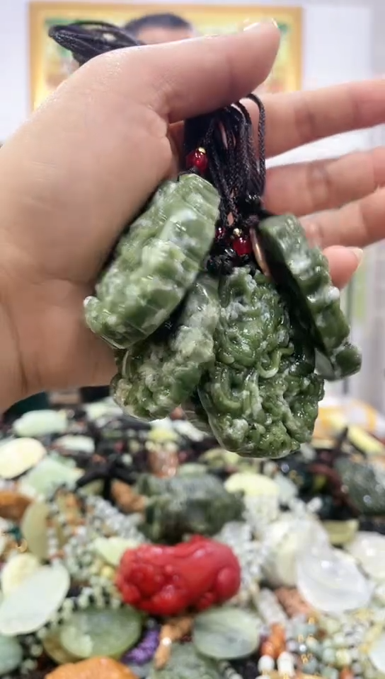 未镶嵌岫玉挂件 多样性发货发其中一件