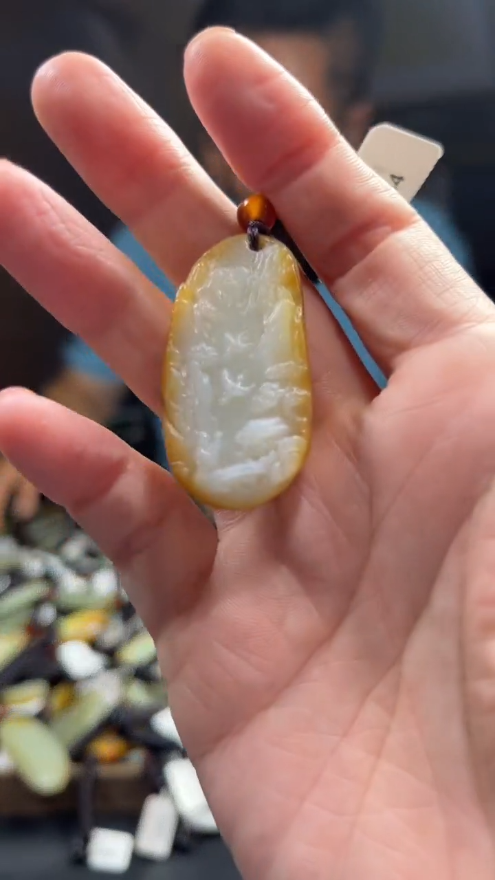 和田玉未镶嵌颈饰·