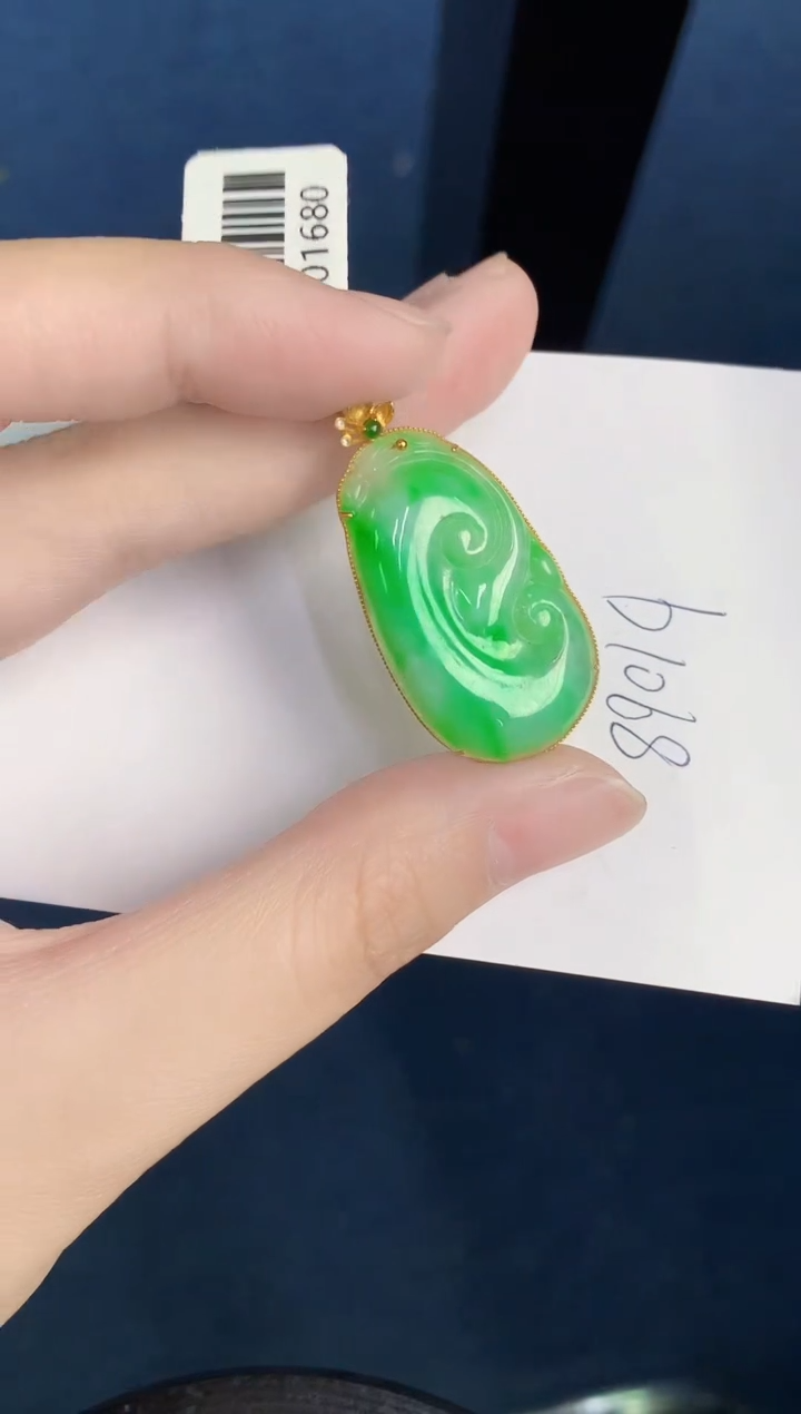翡翠18K金镶嵌颈饰000000000