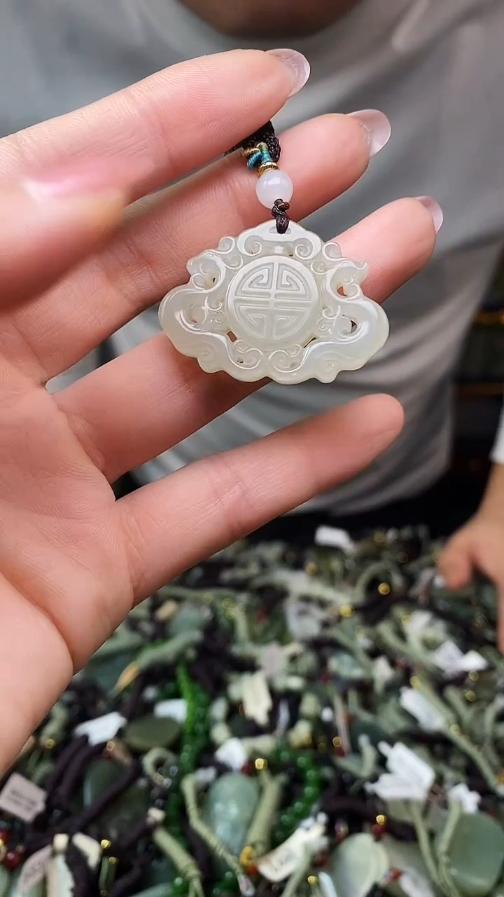 颈饰未镶嵌和田玉多样性发货，拍一发一