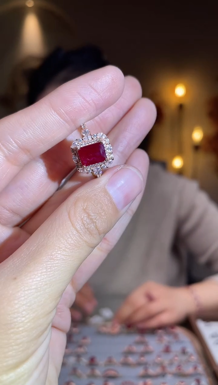 银S925镶嵌手饰红宝石手饰