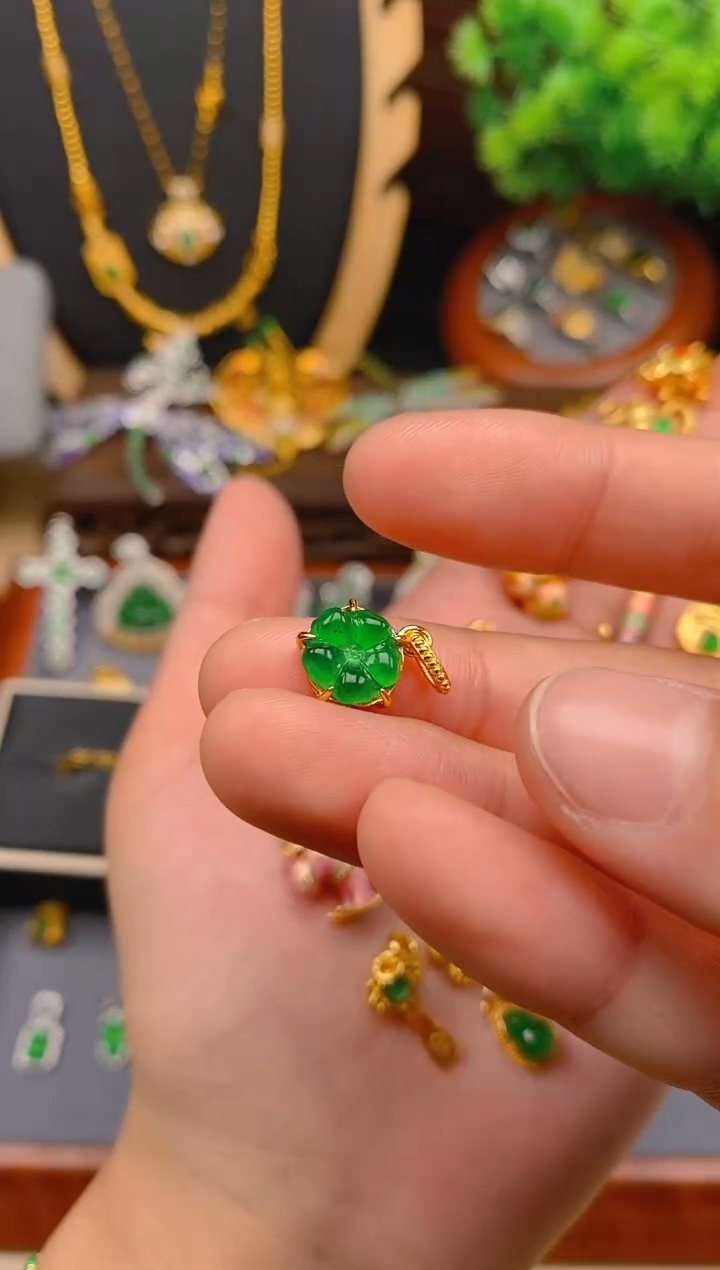 【闪购商品】翡翠吊坠(不含链)银S925镶嵌花花吊坠