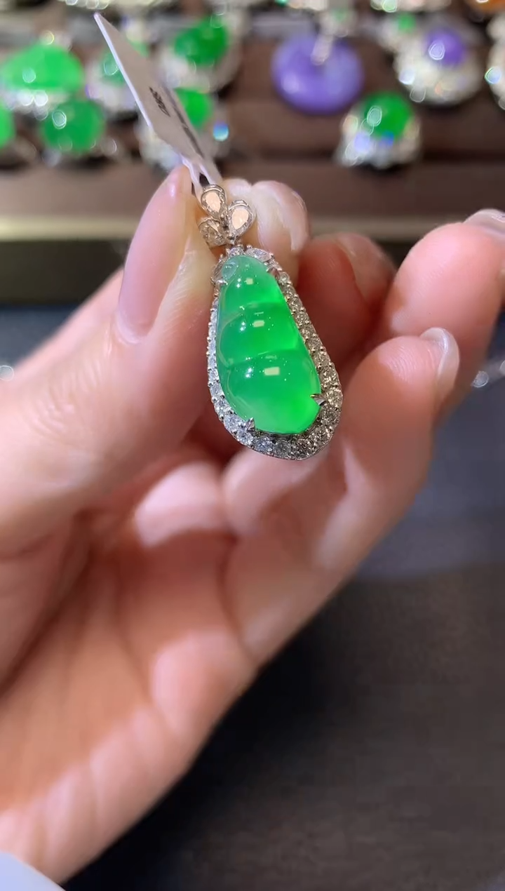 【闪购商品】翡翠吊坠(不含链)18K金镶嵌D21翡翠