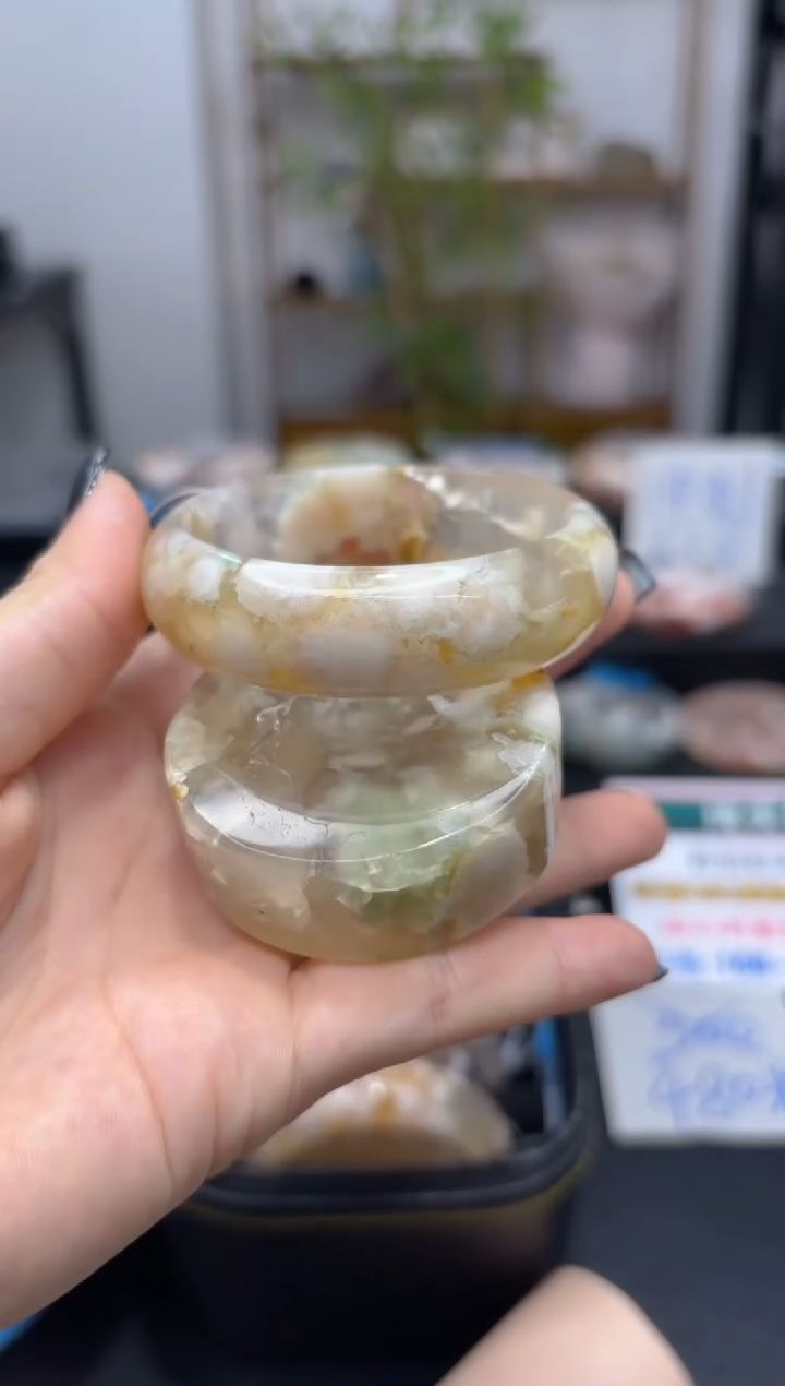 石英质玉手镯未镶嵌C688(54圈赠送镯心)