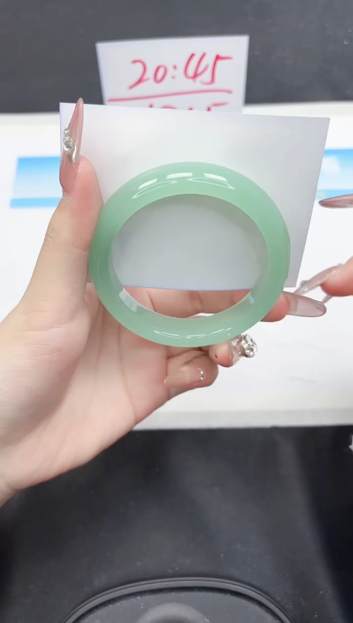 【闪购商品】石英质玉手镯未镶嵌44-56