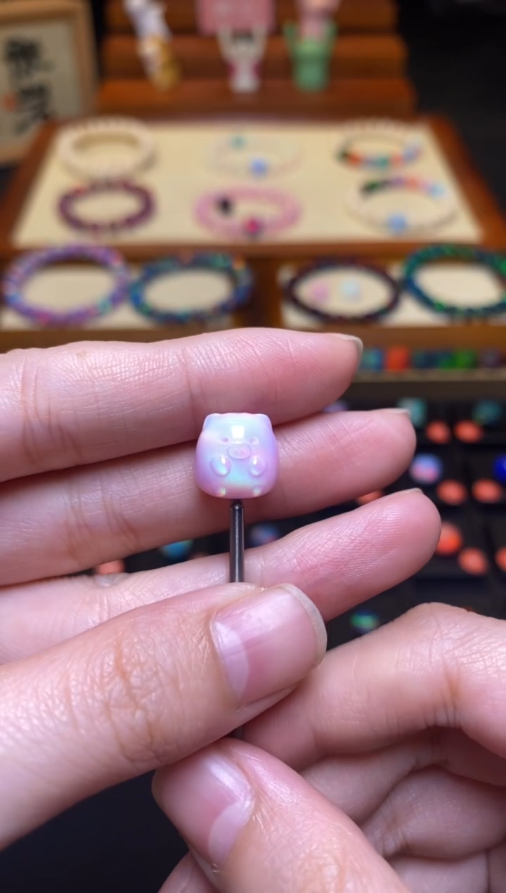 树脂制品人工欧泊11mm 小猪14