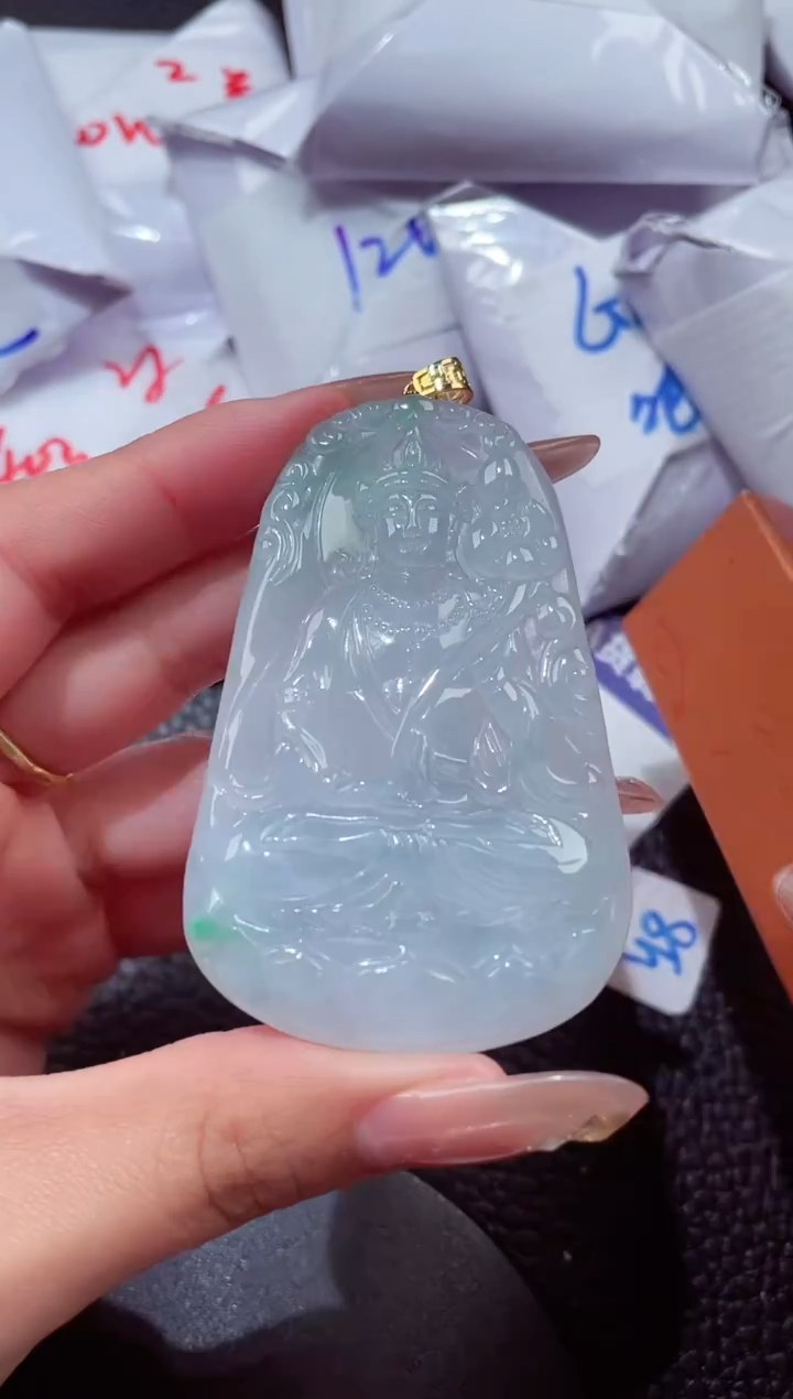 颈饰18K金镶嵌翡翠9