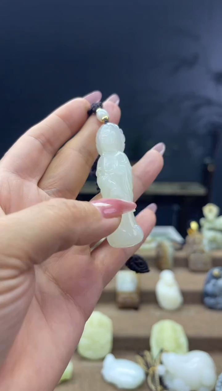 颈饰未镶嵌和田玉1