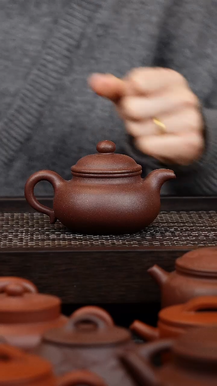 【闪购商品】紫砂茶壶玉麟仿古 140cc 平台底曹清