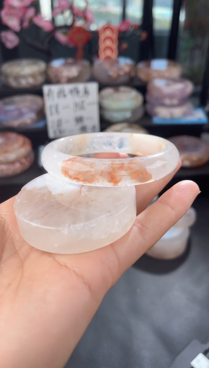 【闪购商品】石英质玉手镯未镶嵌55