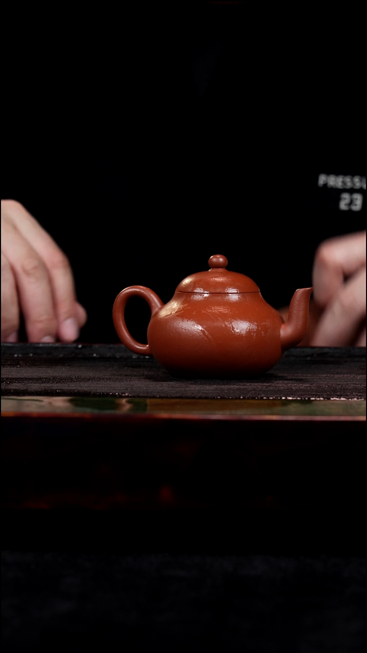 茶壶紫砂梨形 朱泥
