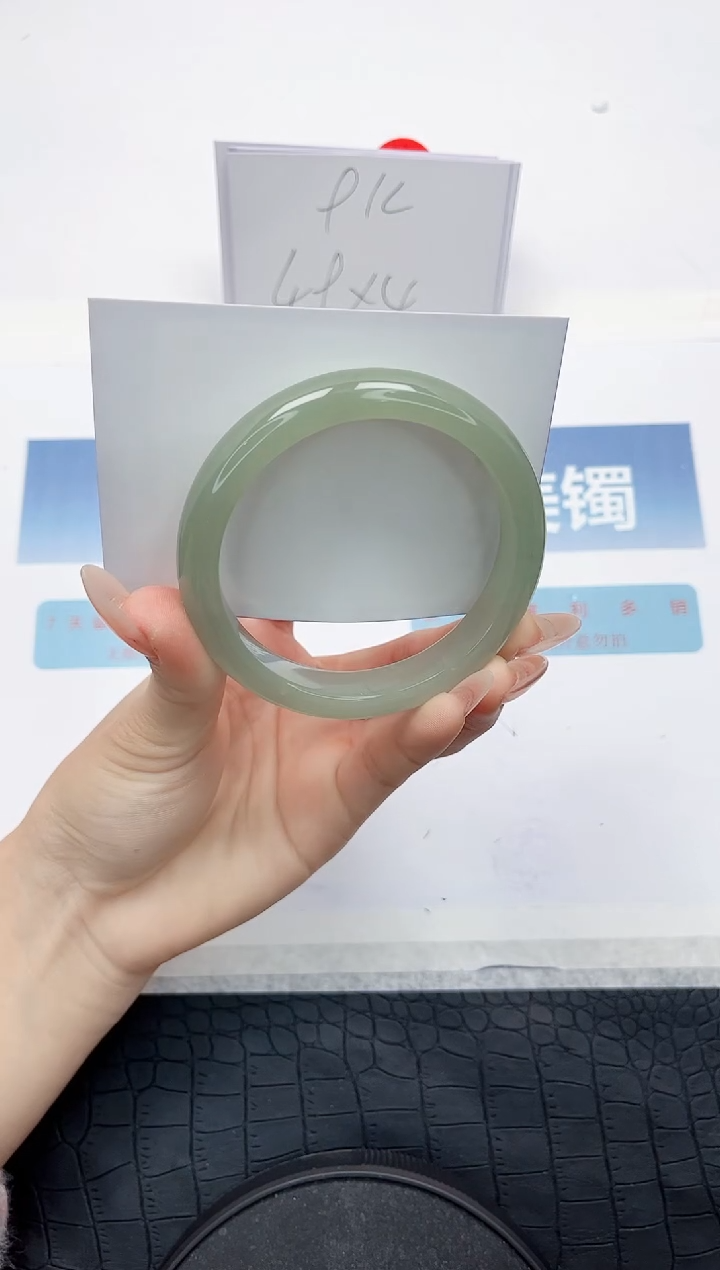 【闪购商品】石英质玉手镯未镶嵌L60-57.8