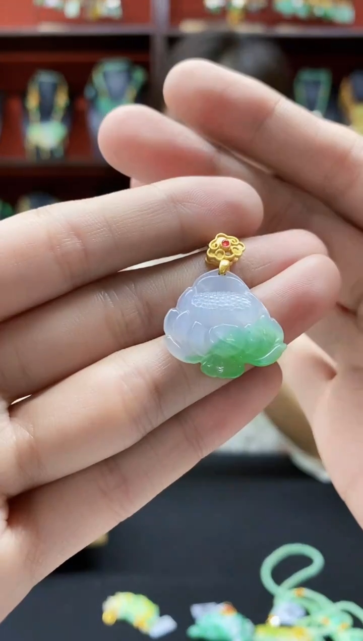 颈饰未镶嵌翡翠吊坠