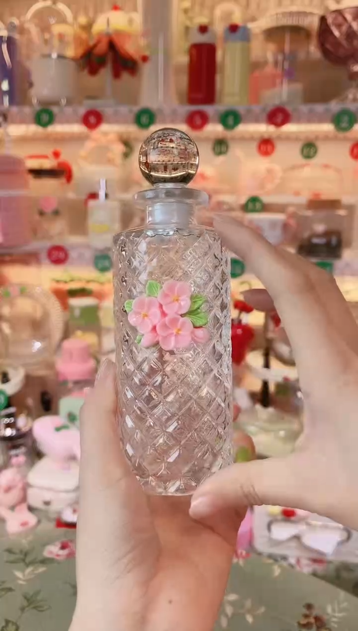 【闪购商品】摆件花朵小酒瓶品质好，发货快，放心拍