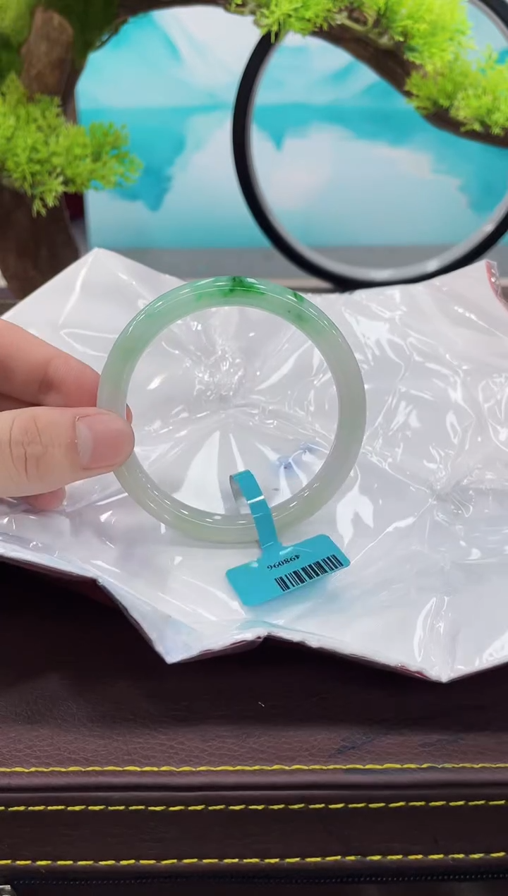 【闪购商品】翡翠手镯未镶嵌手镯