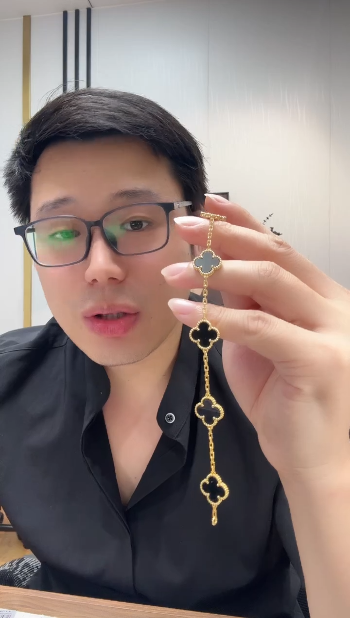 18K金镶嵌手链玛瑙/玉髓黑色k黄，五花手链