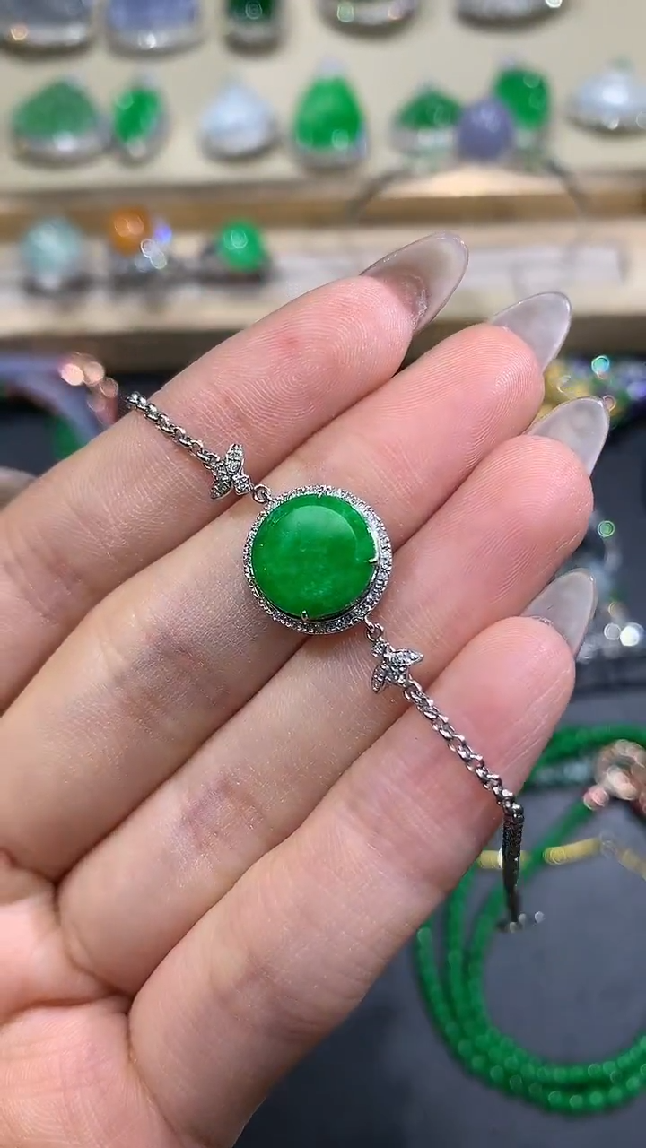 【闪购商品】翡翠吊坠(不含链)18K金镶嵌5团购