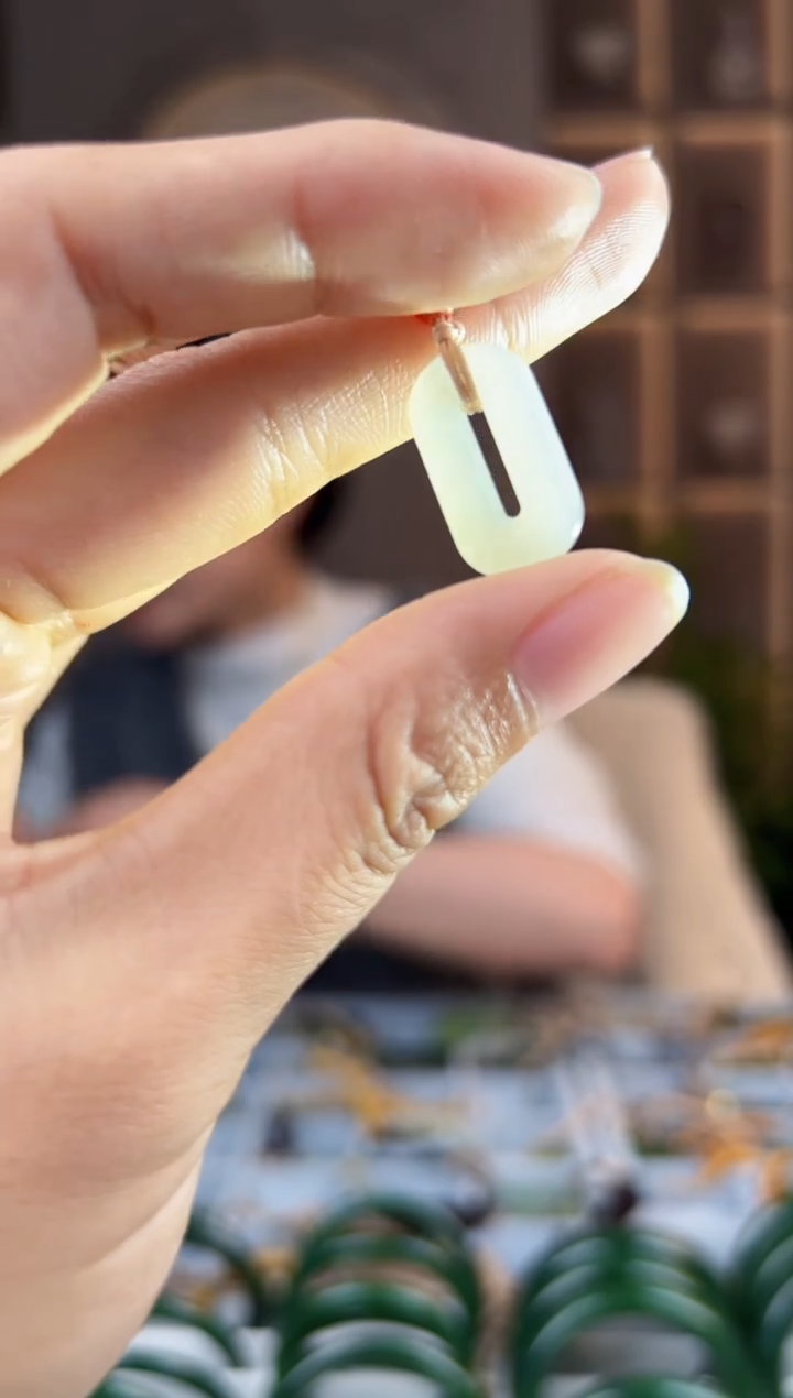 颈饰未镶嵌和田玉拍一发一，拍一发一