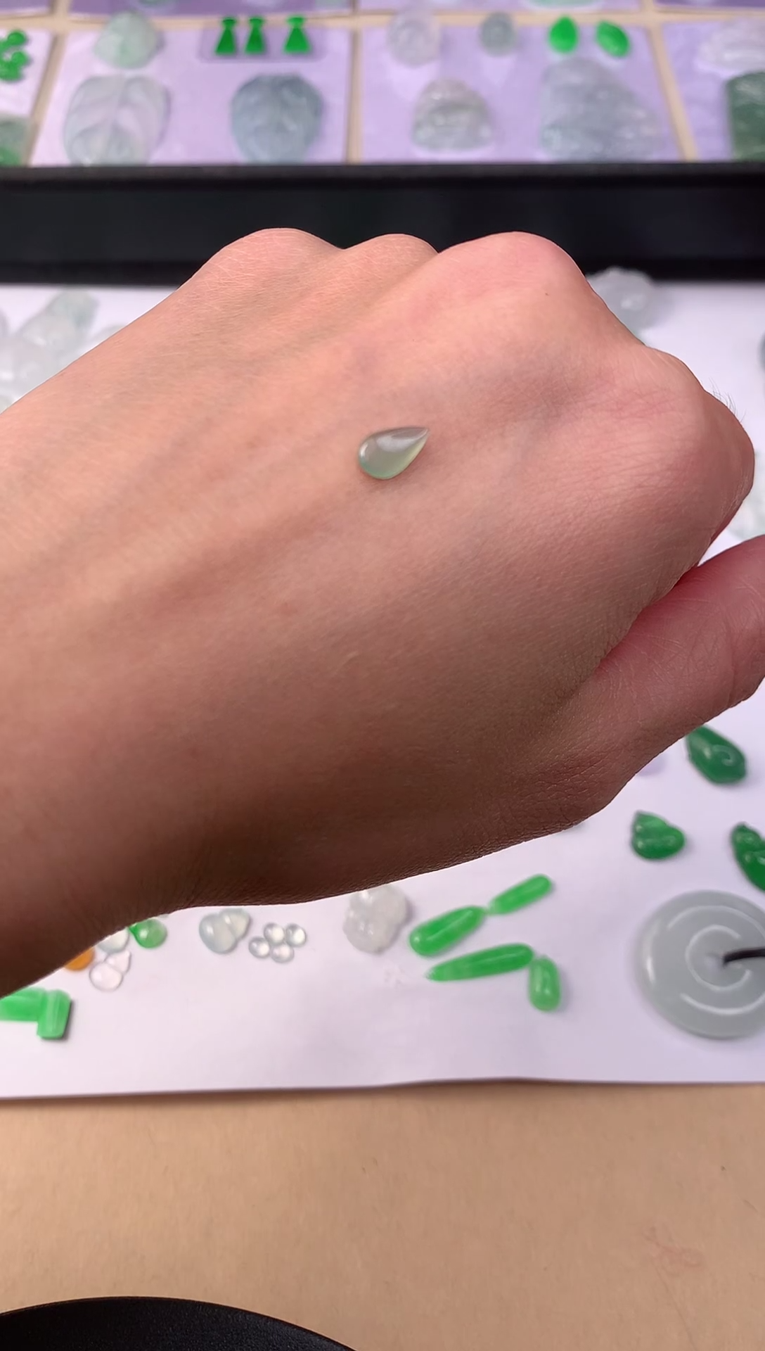 【闪购商品】翡翠颈饰未镶嵌翡翠A货小水滴