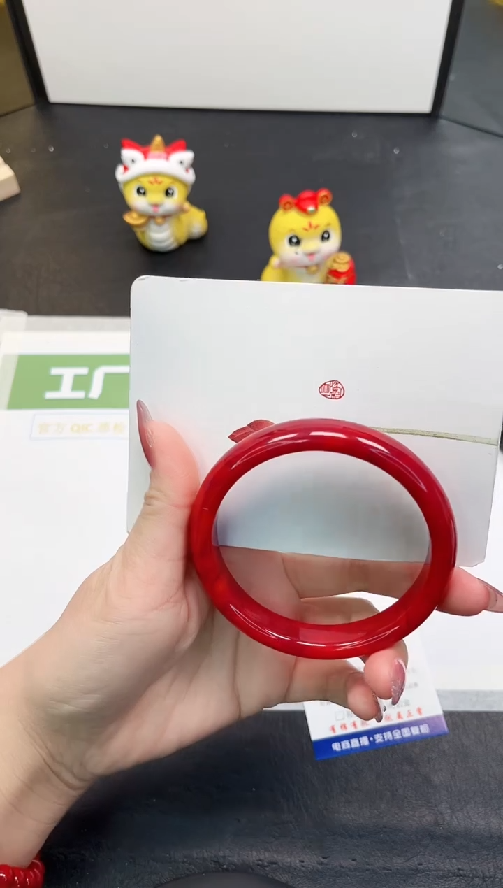 【闪购商品】石英质玉手镯未镶嵌22-65