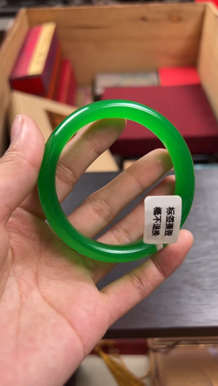 翡翠手镯未镶嵌----木---瓷----