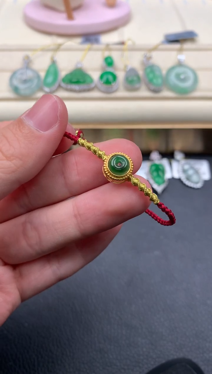 【闪购商品】翡翠颈饰18K金镶嵌A660....