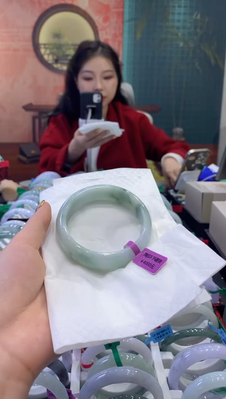 【闪购商品】翡翠手镯未镶嵌多人18649