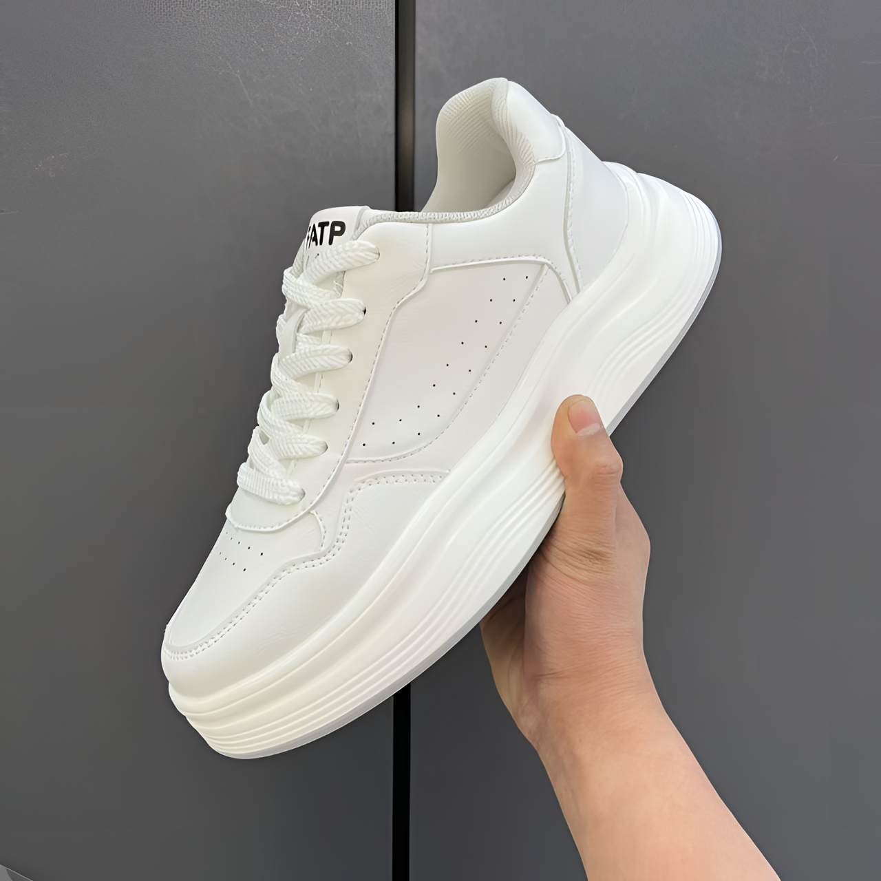 冬季爆款男鞋时尚新款休闲运动鞋透气潮流小白鞋百搭软底板鞋男