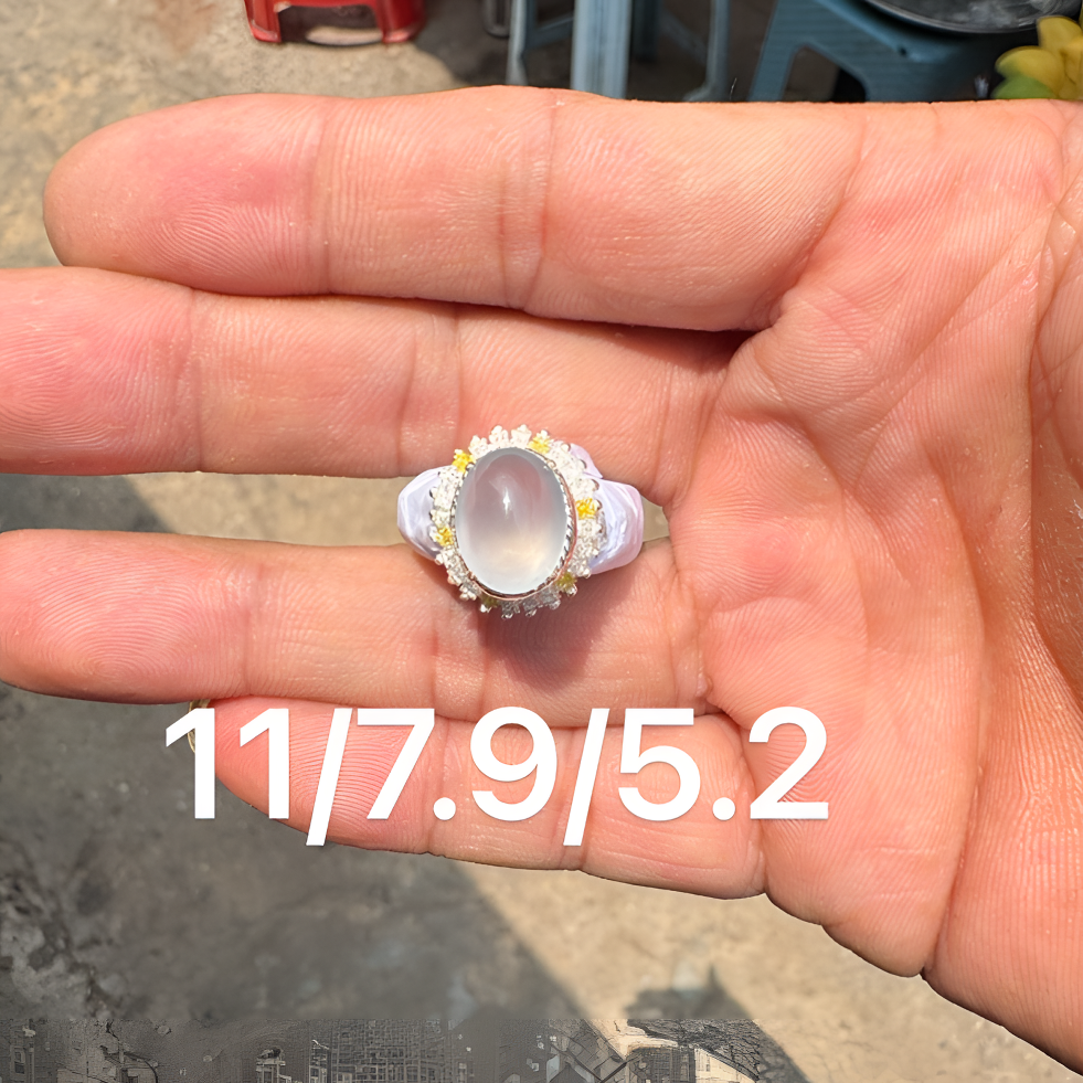 0603(小哪吒在源头)冰种翡翠白冰戒面干净饱满肉细杠味荧光足M60