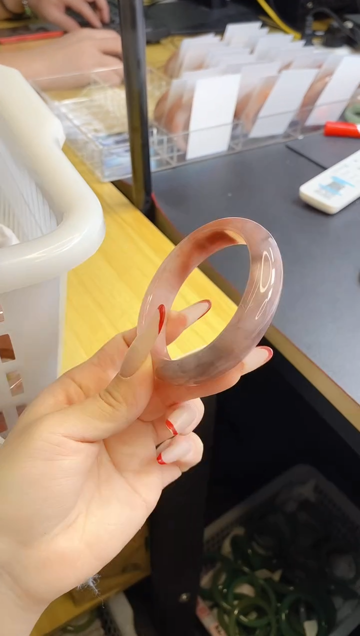 【闪购商品】石英质玉手镯合金107/58.4