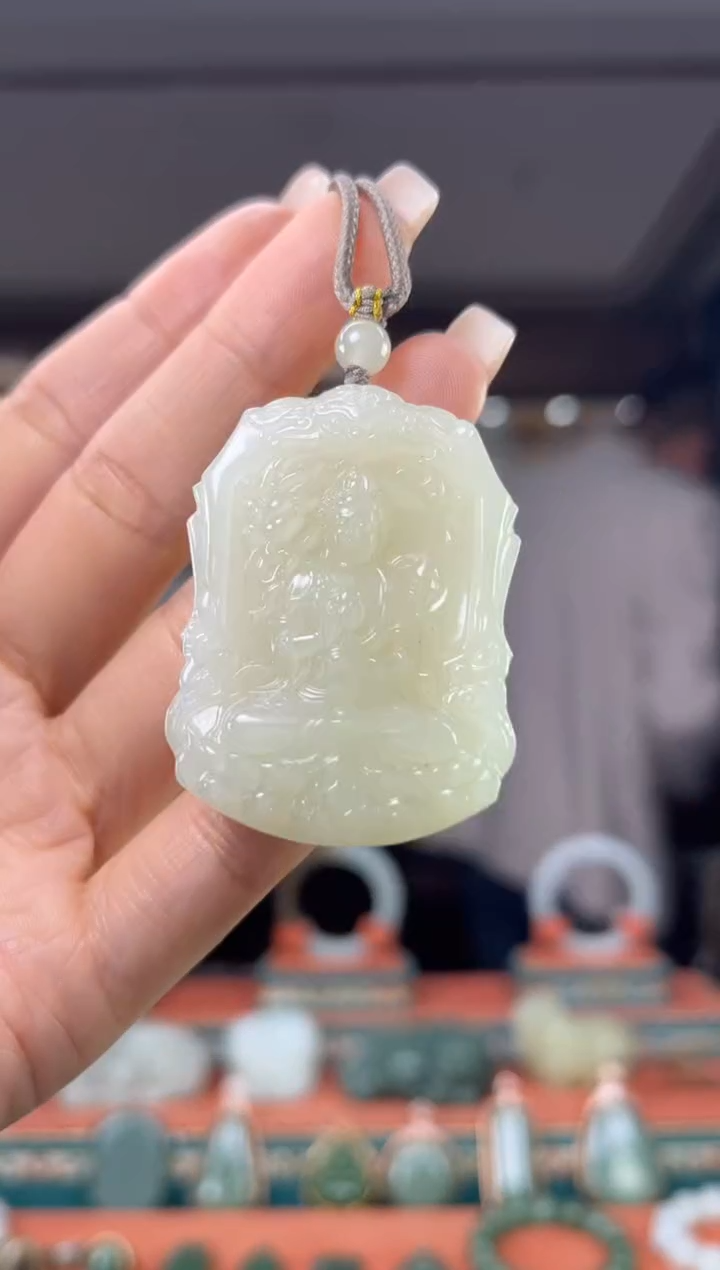 颈饰未镶嵌和田玉佩佩